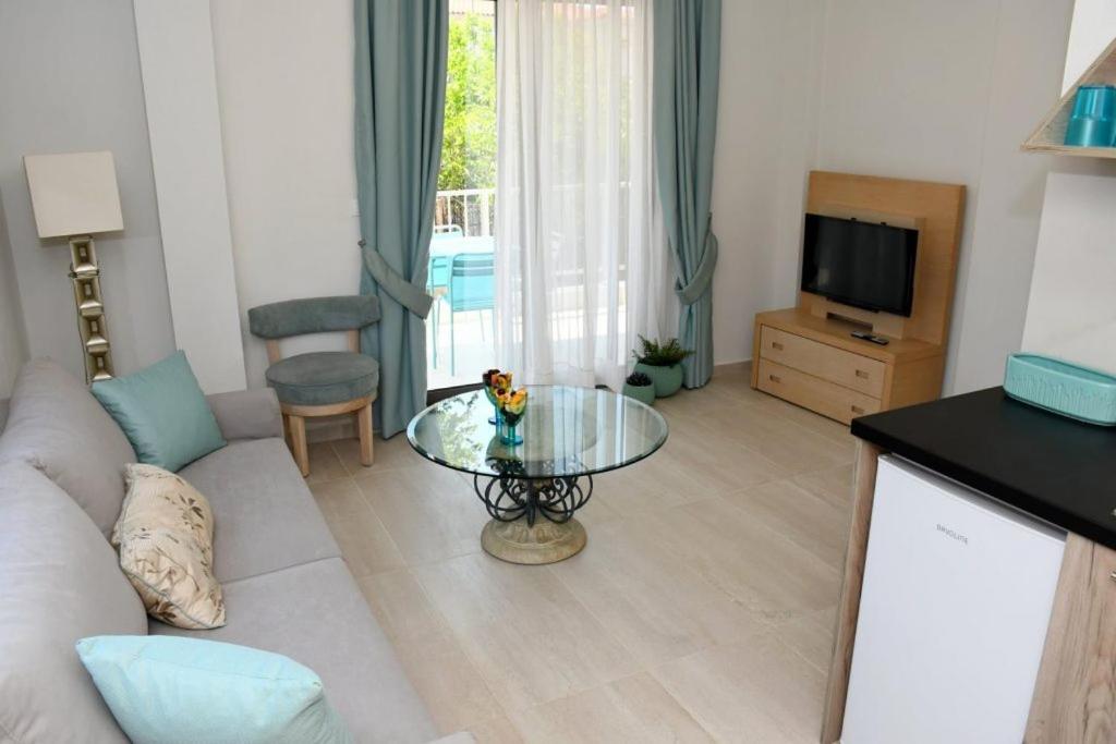 Theano Luxury Suites Nikiti Extérieur photo