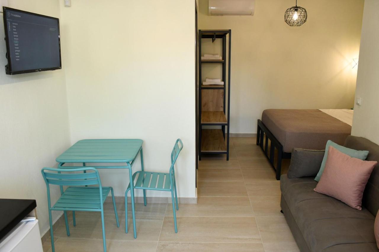 Theano Luxury Suites Nikiti Extérieur photo