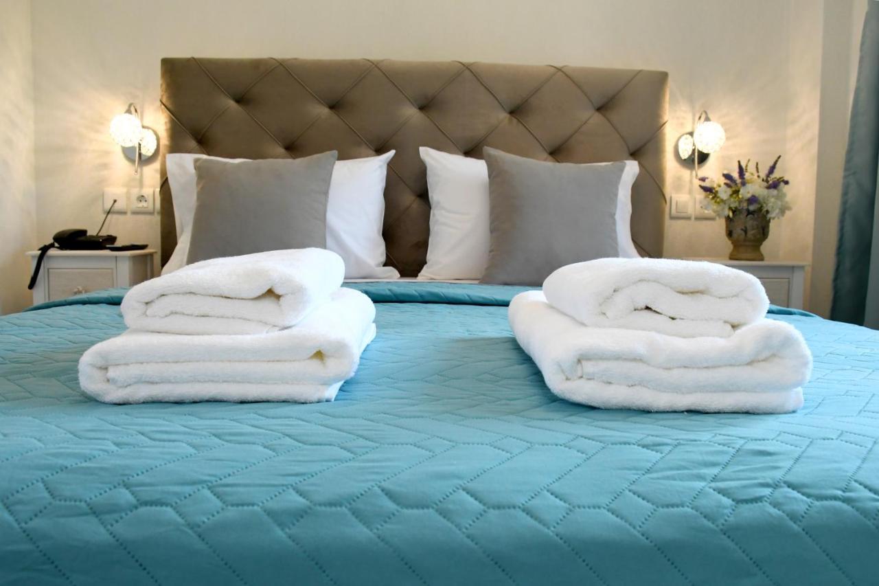 Theano Luxury Suites Nikiti Extérieur photo